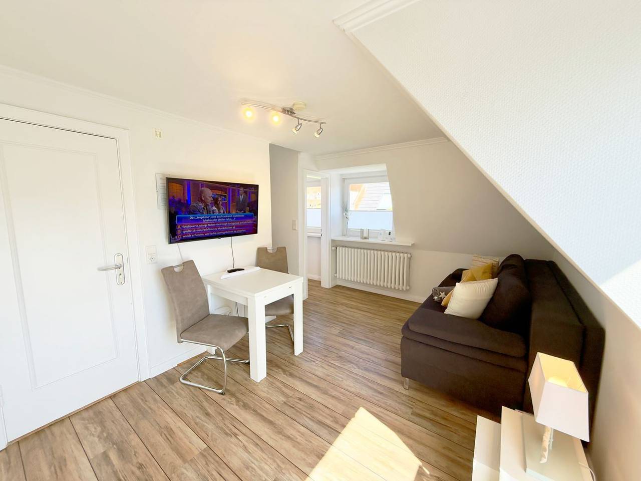 Ganze Wohnung, Ruhig gelegene Ferienwohnung mit zwei Zimmern am Rande von Wenningstedt in Wenningstedt, Sylt