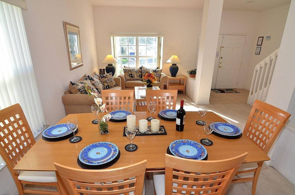 Family pool home on gated community, private pool & jacuzzi, grill, games room. in Kissimmee, Osceola County