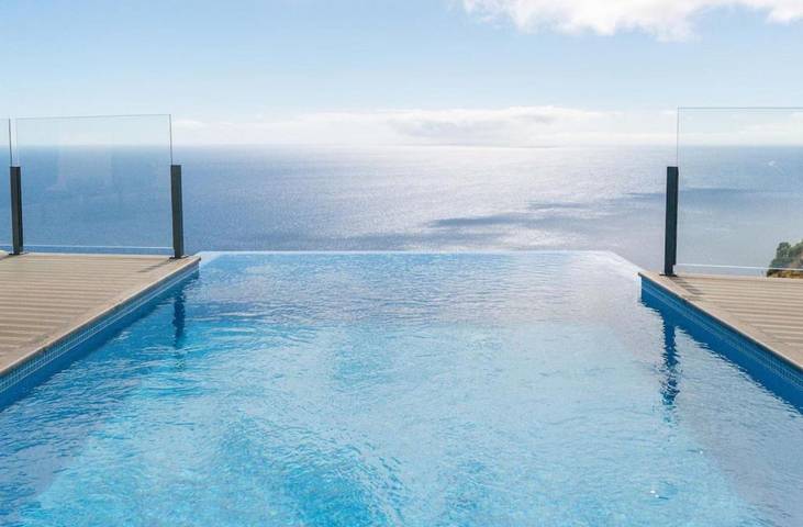 Casa de férias para 10 pessoas, com piscina e terraço, com animais de estimação em Calheta