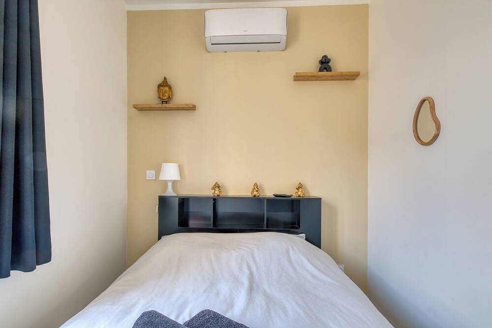 Appartement entier, Charmant T2 proche Lyon et métro climatisé in Villeurbanne, Lyon et ses environs