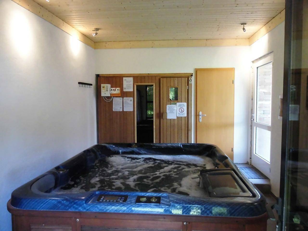 Ferienhaus mit Whirlpool, Sauna und Internet in Bunde, Ostfriesland