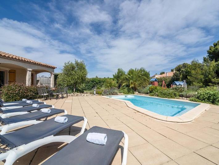 Location de vacances pour 6 personnes, avec terrasse ainsi que piscine et jardin à Pouzols-Minervois - 4