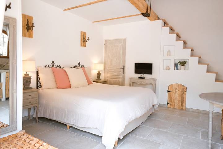 Chambre d’hôte pour 2 personnes, avec jardin et piscine dans Parc naturel régional de la Sainte-Baume - 3