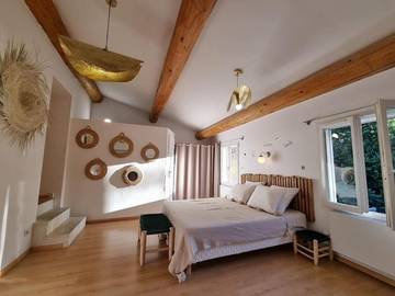 Gîte pour 2 personnes, avec piscine ainsi que vue et jardin à Bouillargues