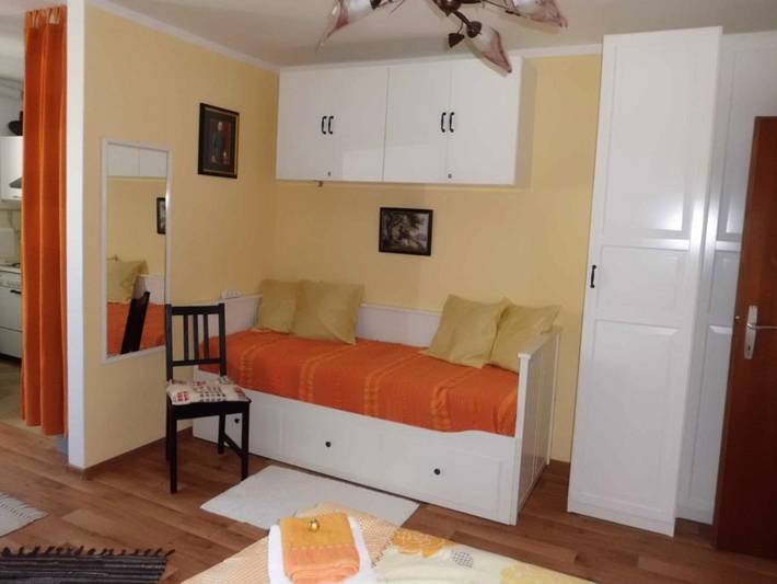 Ferienwohnung für 3 Personen, mit Balkon und Garten sowie Seeblick und Ausblick in St. Gilgen