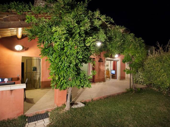 Location de vacances pour 6 personnes, avec terrasse ainsi que jardin et piscine à Taillades - 4