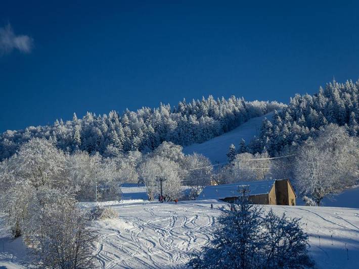 Gîte pour 4 personnes, avec balcon, adapté aux familles dans Haut-Valromey - 3