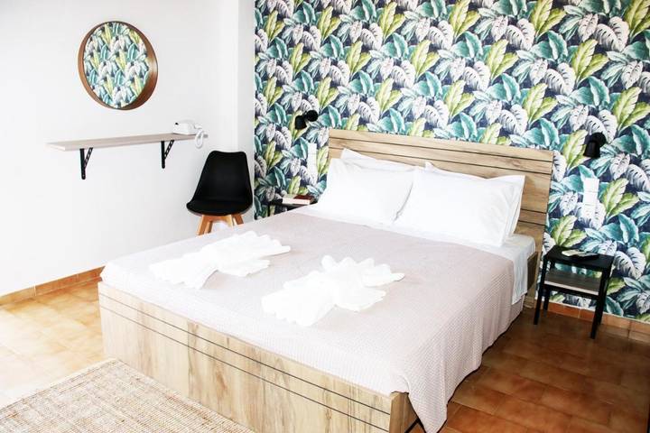 Chambre d’hôte pour 2 personnes, avec Balcon ainsi que Jardin et Vue à Chersónissos