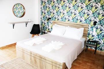 Chambre d’hôte pour 2 personnes, avec balcon ainsi que jardin et vue à Chersónissos