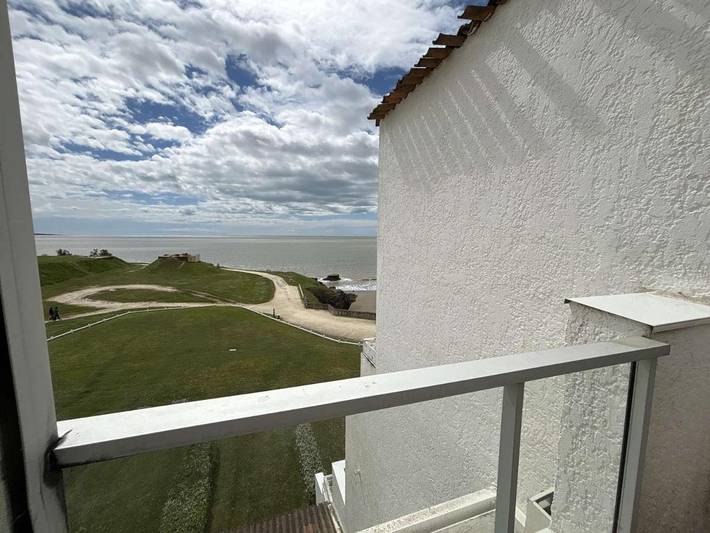 Gîte pour 5 personnes, avec balcon dans Plage du Chay - 4