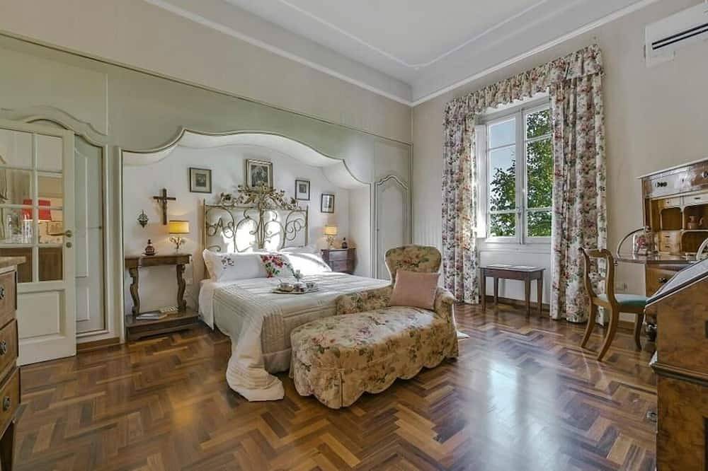 Villa en Calenzano con 5 habitaciones, capacidad 10 in Prato, Provincia de Firenze
