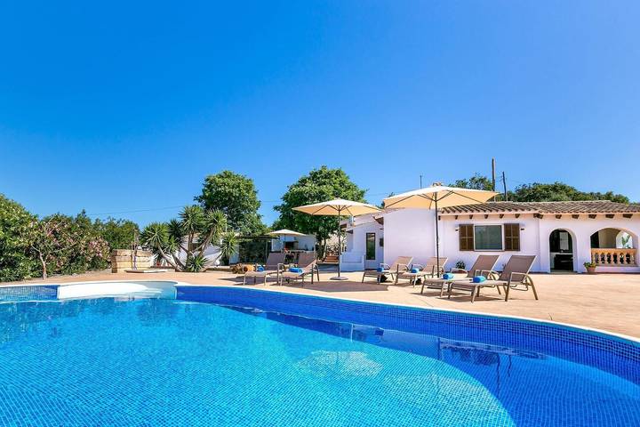 Finca Llonguet mit Bergblick, Pool und WLAN in Capdepera, Mallorca Osten