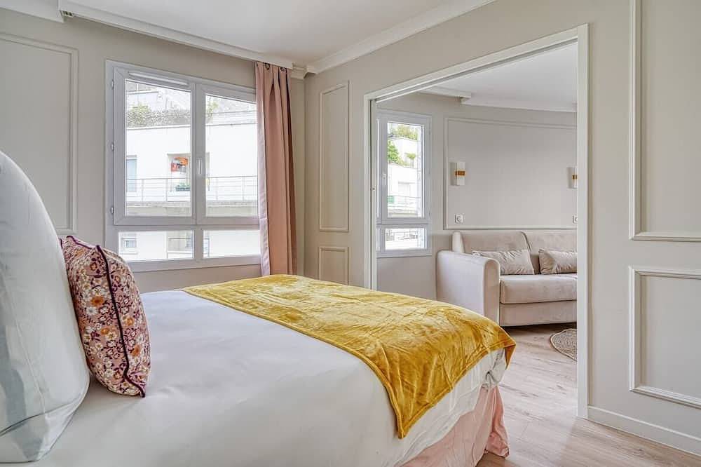 Entire apartment, Elegant Suite Inn Paris la Defense in Courbevoie, Hauts-de-Seine