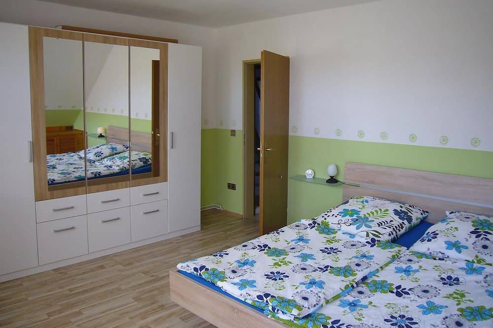 Ganze Wohnung, Für Familien, auch mit Hund, Blick auf den Deich und kurzer Weg zum Strand in Neuharlingersiel, Nordseeküste