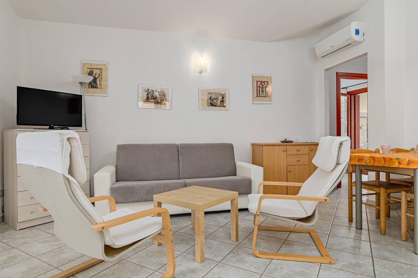 Holiday Home 'Trilocale Con Vista Tavolara' with Mountain View, Private Terrace and Air Conditioning in Straulas, San Teodoro