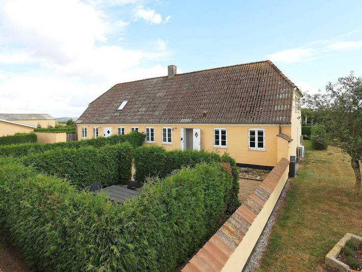 Ferielejlighed for 7 personer, med Terrasse i Fåborg