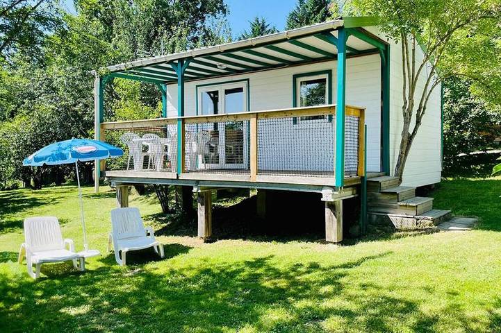 Chalet pour 4 personnes, avec piscine et terrasse, animaux acceptés