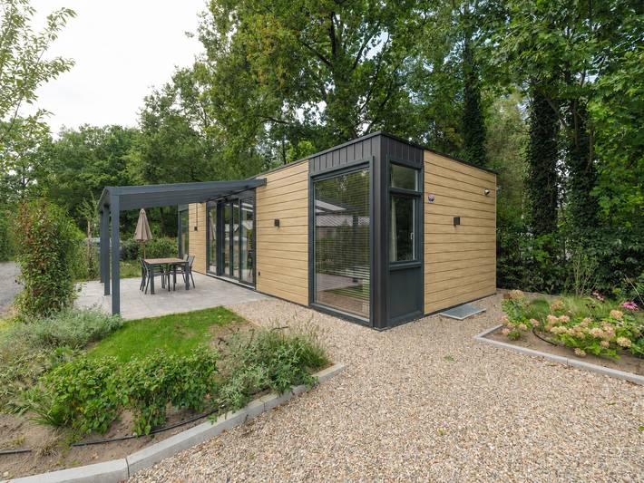 Ferienhaus für 4 Personen, mit Balkon/Terrasse und Terrasse sowie Garten und Sauna in Lieren