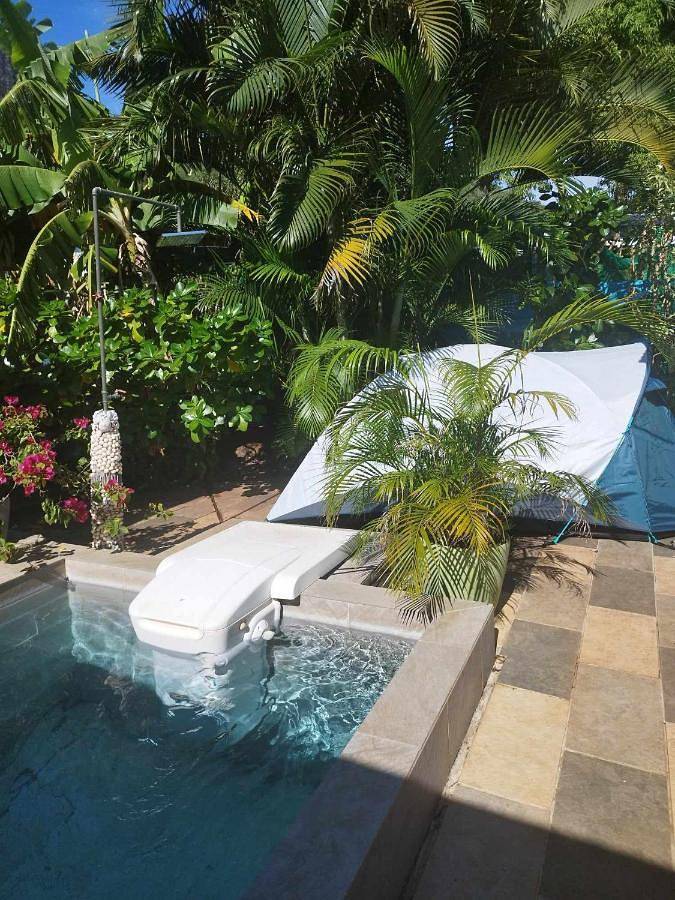 Camping pour 2 personnes, avec piscine et terrasse