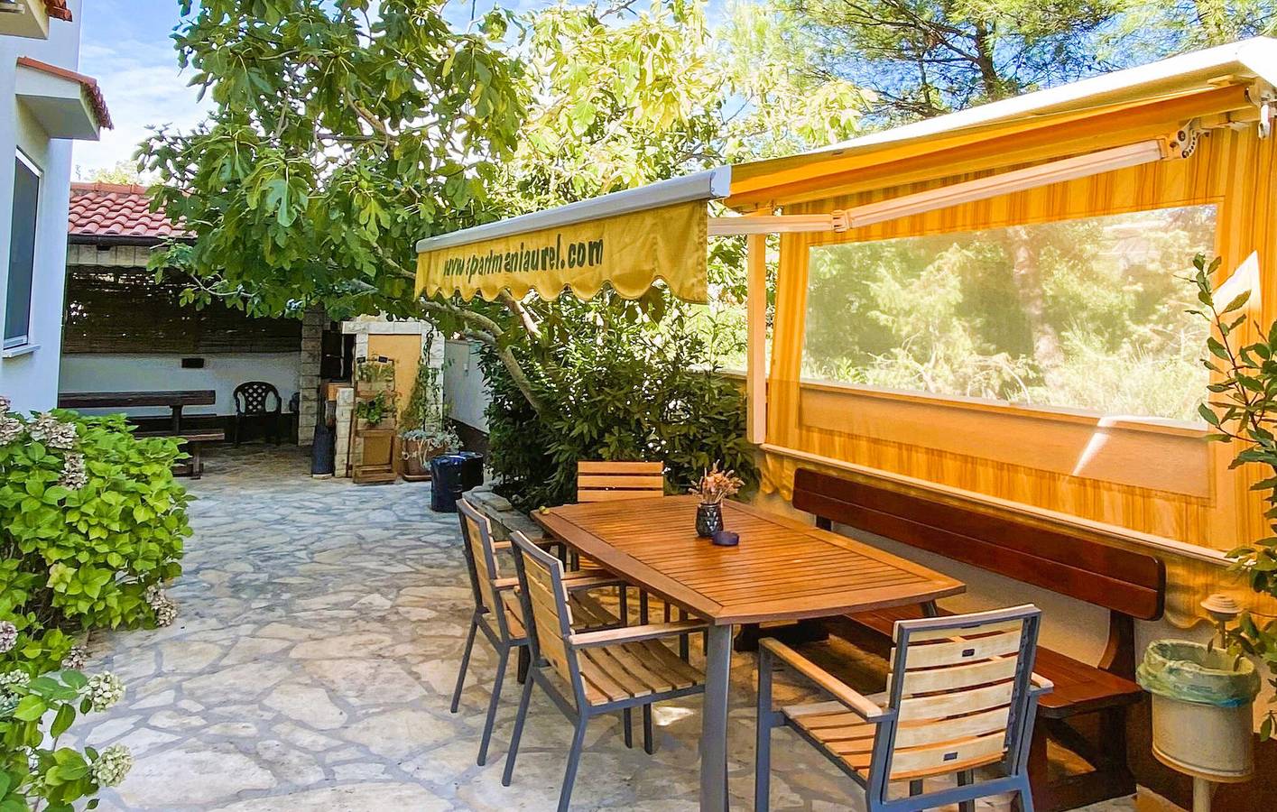 Entire holiday apartment, Cozy 2-Bed Apartment with Terrace, 2km to Beach - Pets Welcome! in Rogoznica, Šibenik-Knin