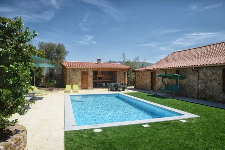 Maison de campagne pour 18 personnes, avec terrasse et piscine à Celorico de Basto - 2