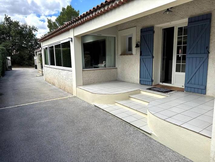 Location de vacances pour 8 personnes, avec vue ainsi que piscine et jardin à Forcalqueiret - 3