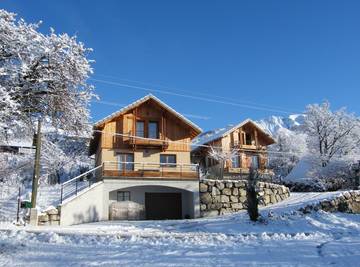 Gîte pour 6 personnes, avec jardin ainsi que sauna et terrasse à Chorges
