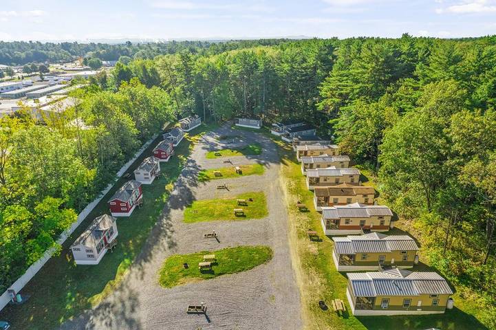 Vacation rental for 7 people, with pool in Queensbury