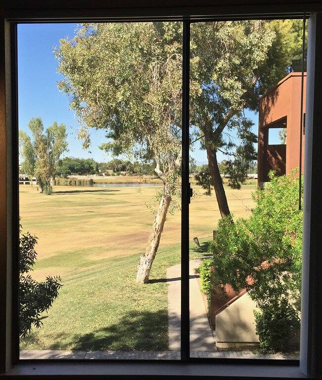 Loft for 4 people, with pool and balcony as well as hot tub, with pets in Scottsdale