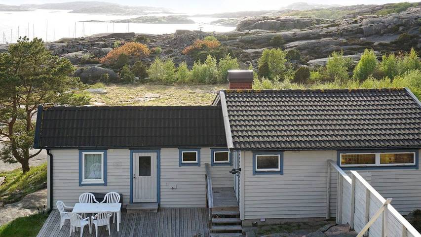 Feriehus for 6 personer, med utsikt og terrasse i tillegg til hage i Syd-Sverige