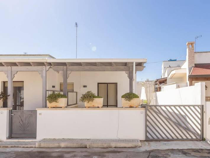 Villa per 6 persone, con balcone/terrazza e idromassaggio nonché terrazza a Alliste