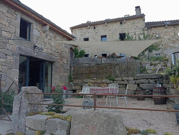 Location de vacances pour 5 personnes, avec terrasse dans Les Laubies - 3