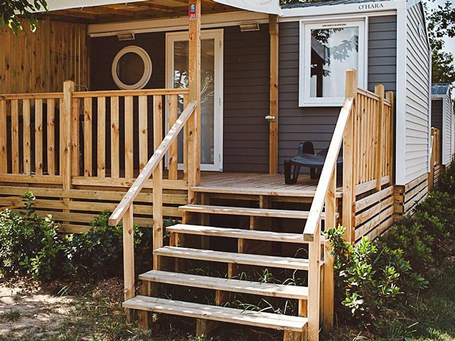 Camping La Plage d'Argens - Mobilheim 2 personen - Comfort | 1 Schlafz. | 2 Pers. | Erhöhte Terrasse | Klimaanlage | Tv in Frejus, Draguignan Region