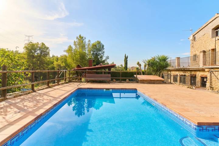 Villa encantadora en Castellbell i el Vilar con piscina privada in Castellbell y Vilar, Interior de Barcelona