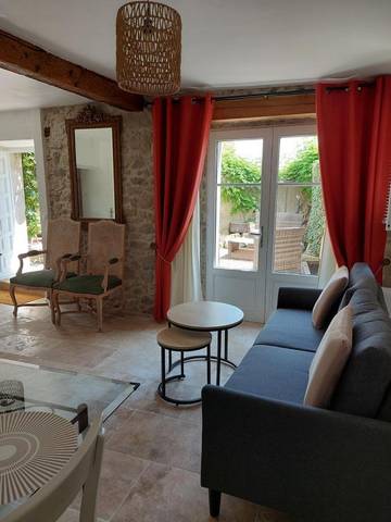 Location de vacances pour 6 personnes, avec vue et jardin dans Cite Medievale