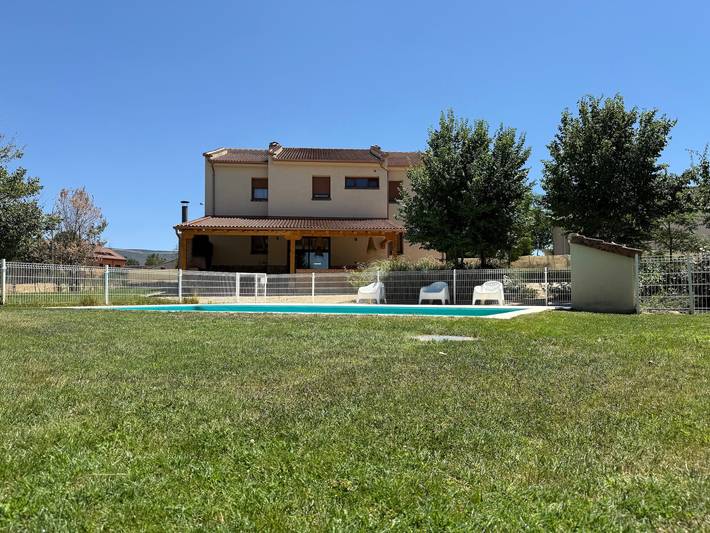 Casa rural con piscina para 13 personas, con Balcón y Jardín en Sierra de Guadarrama - 2