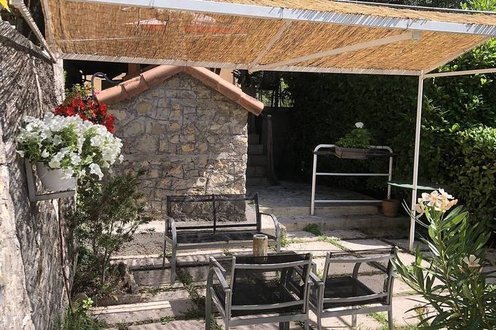 Location de vacances pour 6 personnes, avec Terrasse à Le Broc