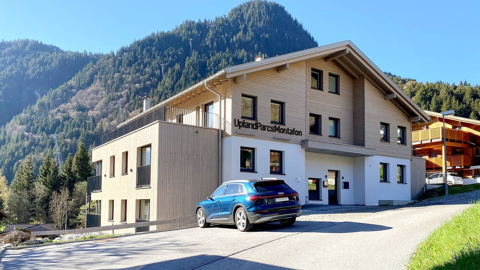 Geheel appartement, Uplandparcs Montafon — 9p penthouse met dakterras nabij skigebied in Sankt Gallenkirch (stad), Sankt Gallenkirch