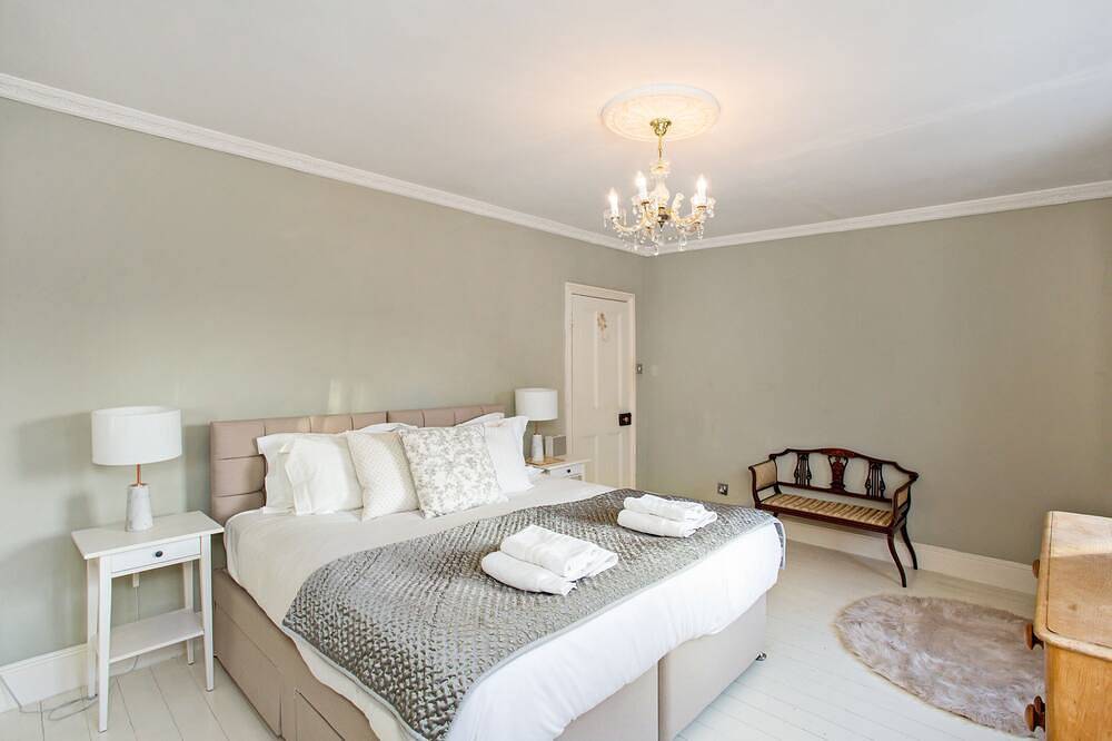 Designer's House perfectly, quiet, close to centre in Winchester, South Downs