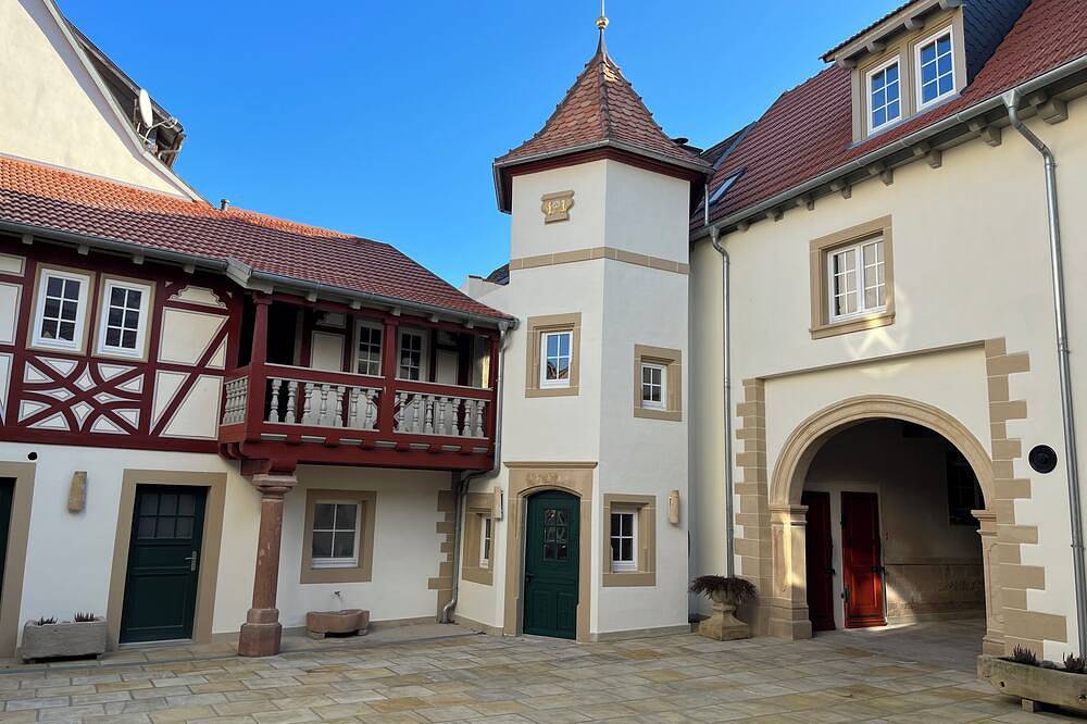 Ganze Wohnung, Ferienwohnung \"Burgweg\" im alten Weingut in Großkarlbach, Deutsche Weinstraße