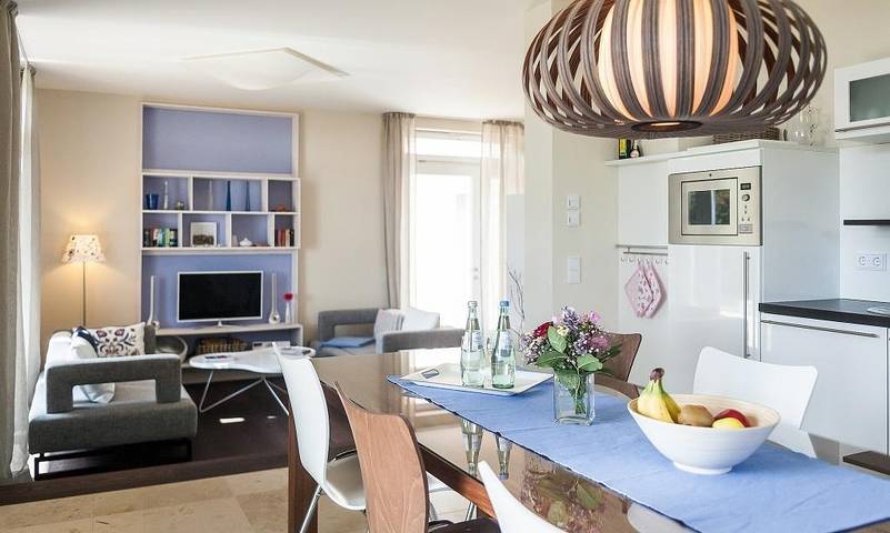 Ferienwohnung für 4 Personen, mit Terrasse und Garten sowie Sauna und Ausblick in Wustrow - 2