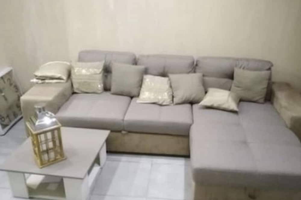 Apartamento entero, 50m2 de silencio en el corazón de Vitrolles. in Vitrolles, Costa mediterránea (Francia)