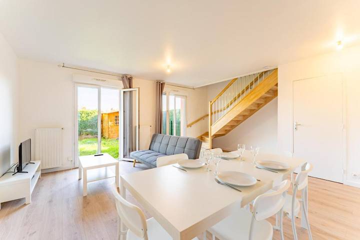 Location de vacances pour 8 personnes, avec jardin et terrasse à Plaisance-du-Touch