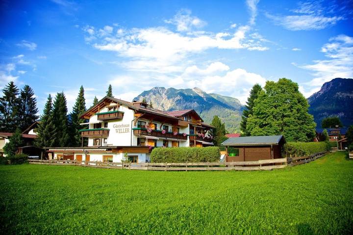 BnB für 4 Personen, mit Sauna und Garten sowie Pool und Ausblick in Oberstdorf
