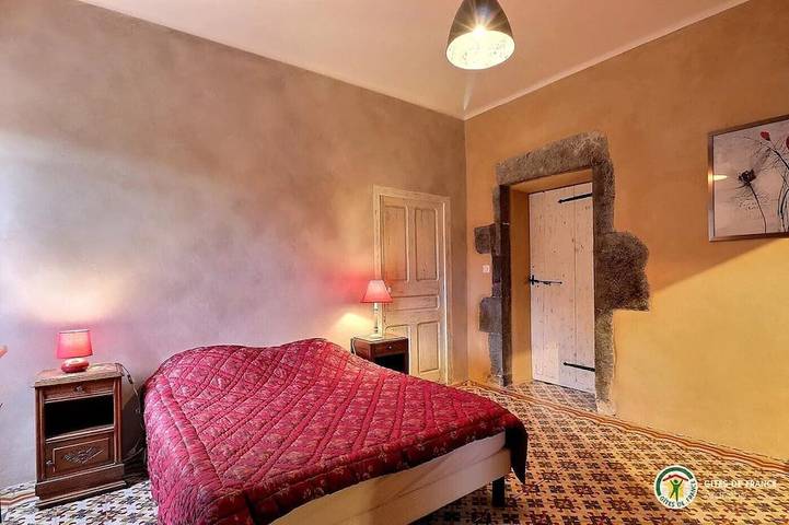 Location de vacances pour 7 personnes, avec terrasse ainsi que piscine et jardin à Beaulieu (Largentière) - 3