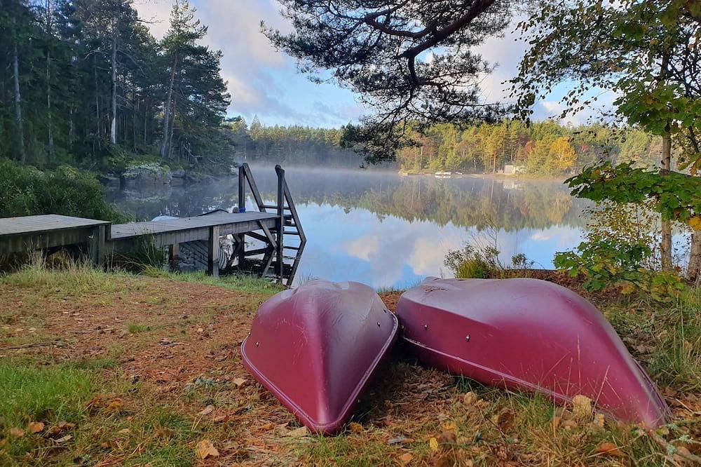 Comfortable Cottage at Scenic Lake in Härryda, Västergötland