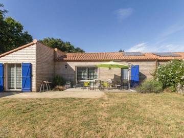 Gîte pour 6 personnes, avec terrasse dans Chaumes-en-Retz