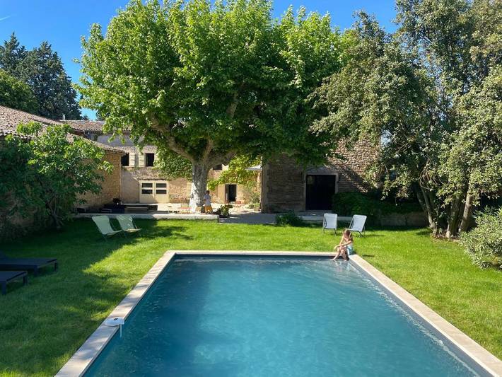 Appartement de vacances pour 3 personnes, avec terrasse ainsi que piscine et jardin