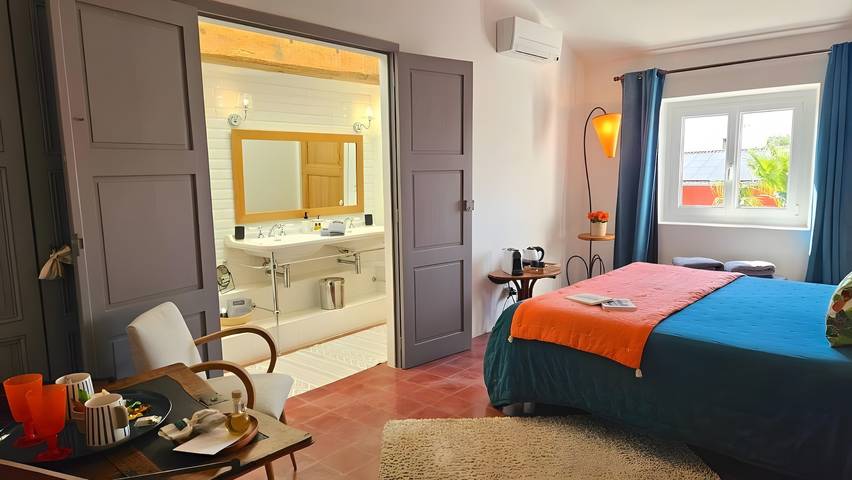 Room 'Chambre Sarcelle-Double Supérieure' with Wi-Fi and Air Conditioning in Portiragnes, Côte d'Améthyste