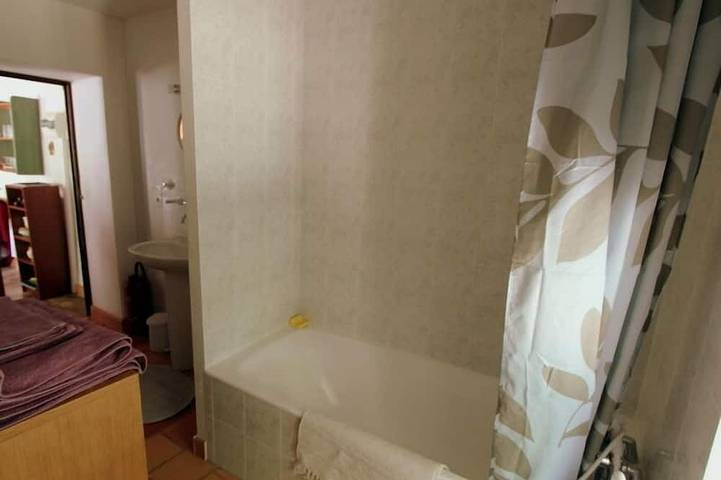 Location de vacances pour 4 personnes, avec terrasse ainsi que jardin et piscine, animaux acceptés à Verfeuil - 4